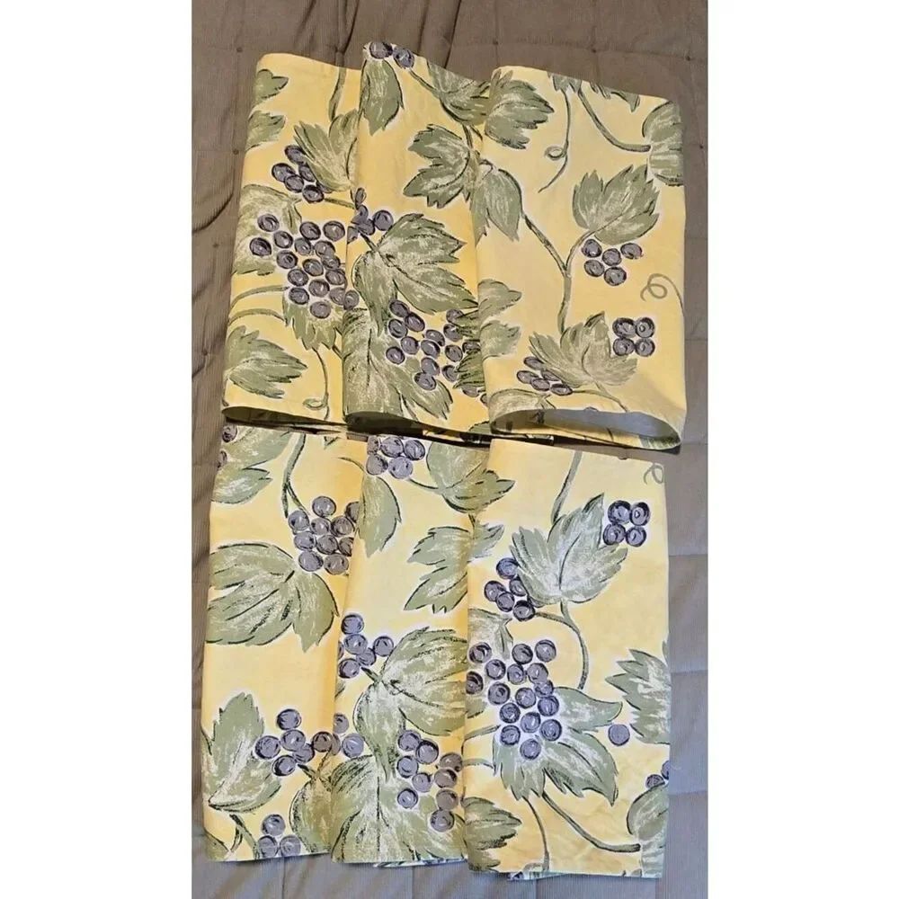 Vintage Grape Vine Print Cloth placemats Set Of 4 Yellow & Green